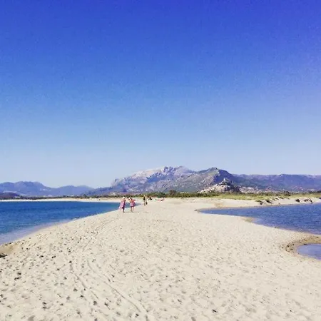 Casa vacanze A 2 minuti a piedi dal mare in posizione strategica, Tra natura e assoluto Relax Posada (Sardinia)